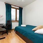 Apartament Na Woli Sowińskiego by Renters